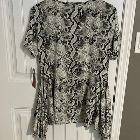 NINA LEONARD Tunic Shark Bite Short Sleeve SNAKE PRINT XL - Picture 8 of 8